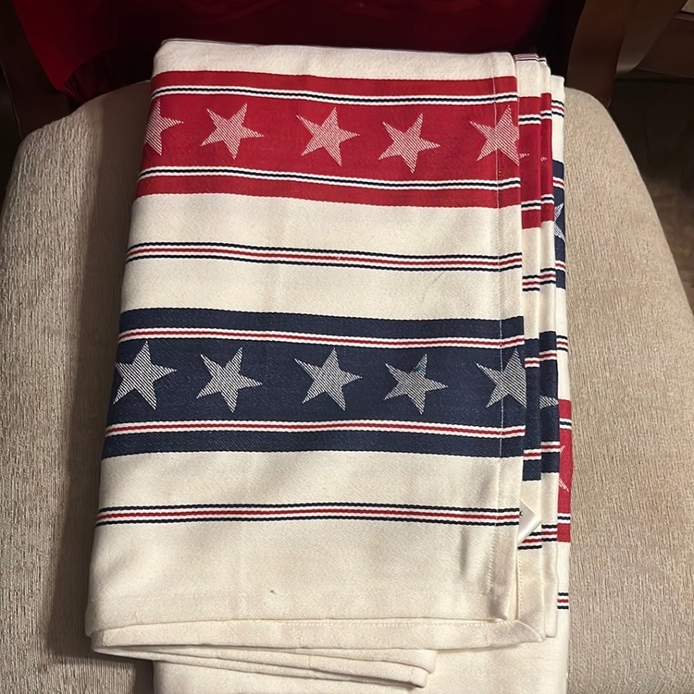 SONOMA Tablecloths Patriotic with star ⭐️🇱🇷 NEW